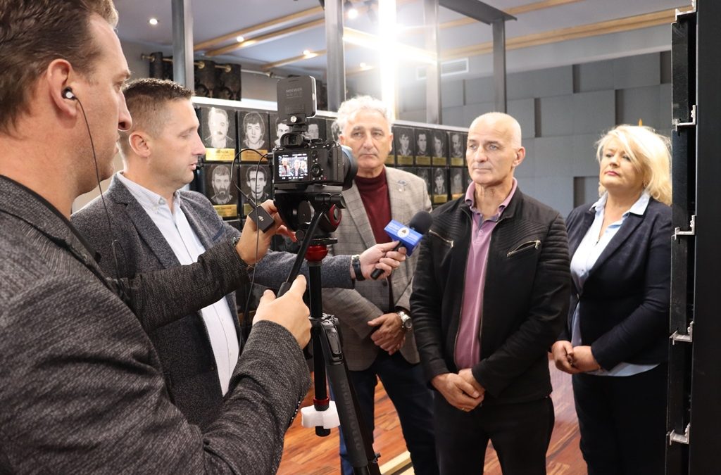 У НЕВЕСИЊУ ПОЧЕО СА РАДОМ СТУДИЈСКИ ЦЕНТАР ЗА СНИМАЊЕ СВЈЕДОЧАНСТАВА ЧЛАНОВА ПОРОДИЦА ПОГИНУЛИХ БОРАЦА